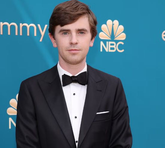 Freddie Highmore - Name, age, height, hometown, famous movies, current relationship, awards.